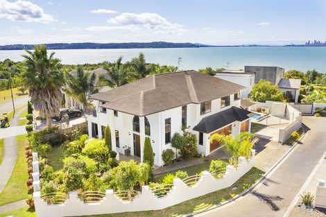 Photo of property in 23 Onemana Way, Te Atatu Peninsula, Auckland, 0610