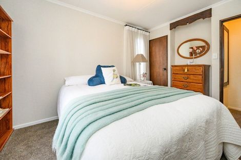 Photo of property in 19 Ashburn Lane, Awapuni, Palmerston North, 4412