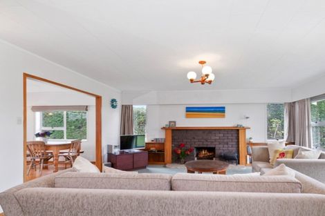 Photo of property in 39 Harbour View Road, Point Wells, 0986