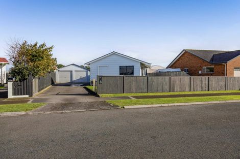 Photo of property in 23 Pohutukawa Drive, Opunake, 4616