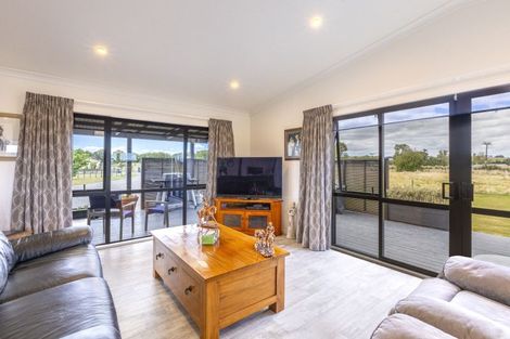 Photo of property in 1 Elm Place, Tikipunga, Whangarei, 0112