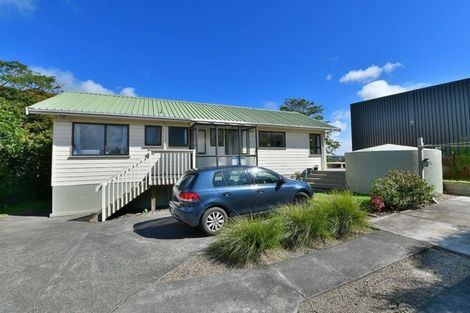 Photo of property in 14 Melandra Road, Stanmore Bay, Whangaparaoa, 0932