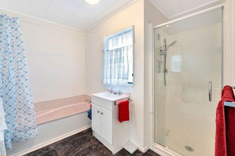 Photo of property in 12 Cameron Place, Ranui, Auckland, 0612