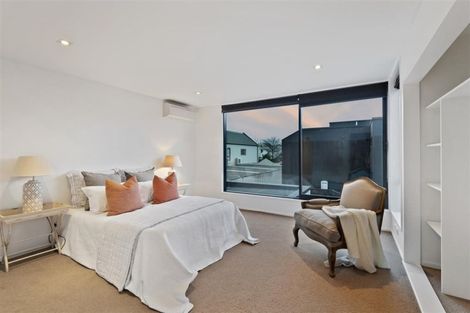 Photo of property in 22 Office Road, Merivale, Christchurch, 8014