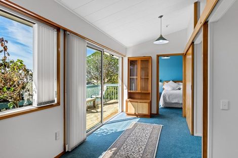 Photo of property in 30 Upper Chelverton Drive, Red Beach, 0932