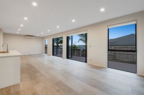 Photo of property in 241 West Hoe Heights, Orewa, 0931