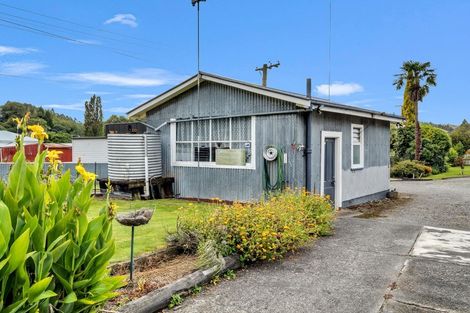 Photo of property in 16 Milne Street, Hunterville, 4730