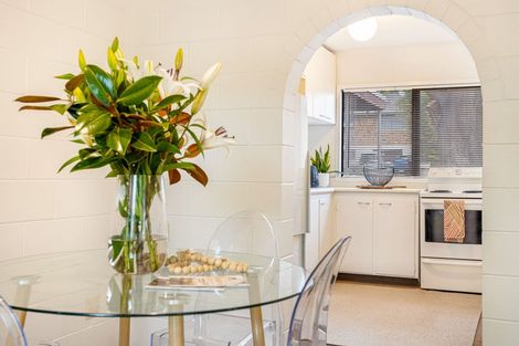Photo of property in 2/40 Evans Road, Glen Eden, Auckland, 0602