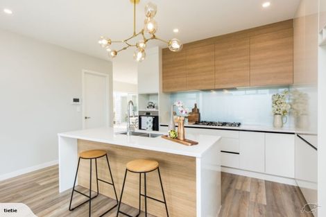 Photo of property in 10 Barrique Road, Kumeu, 0810