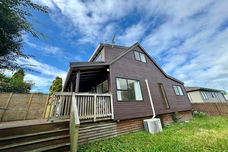 Photo of property in 2/16 Moxham Grove, Massey, Auckland, 0614