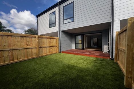 Photo of property in 21 Divich Avenue, Te Atatu South, Auckland, 0610