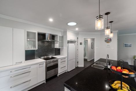 Photo of property in 40 Matua Grove, Otatara, Invercargill, 9879