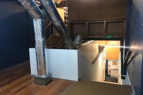 Photo of property in 1/176 Queen Street, Northcote Point, Auckland, 0627