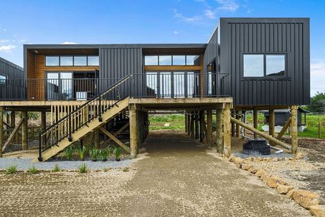 Photo of property in 42 Kapiti Lane, Otaki Beach, Otaki, 5512
