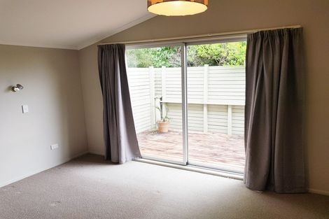 Photo of property in 19 Pohutukawa Avenue, Red Beach, 0932