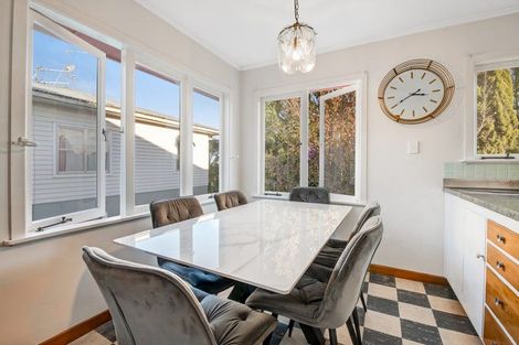 Photo of property in 19 View Road, Glenfield, Auckland, 0627