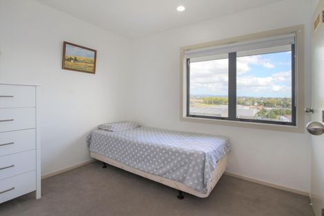 Photo of property in 5b/10 Crown Lynn Place, New Lynn, Auckland, 0600