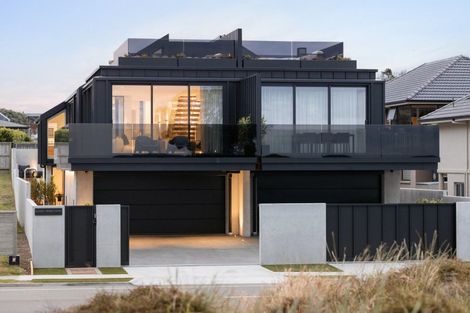 Photo of property in 124b Marine Parade, Mount Maunganui, 3116