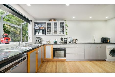 Photo of property in 854 West Coast Road, Waiatarua, Auckland, 0604