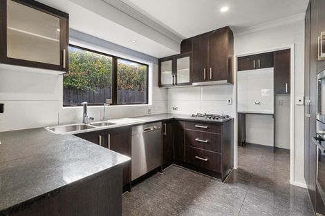 Photo of property in 70 Manuroa Road, Takanini, 2112