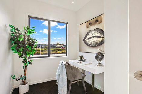 Photo of property in 22 Kahika Grove, Huapai, Kumeu, 0810