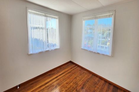 Photo of property in 12 Regent Place, Blagdon, New Plymouth, 4310