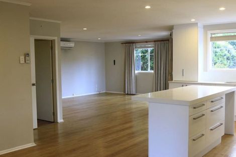 Photo of property in 27 Taikata Road, Te Atatu Peninsula, Auckland, 0610