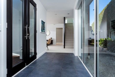 Photo of property in 223a Hurstmere Road, Takapuna, Auckland, 0622