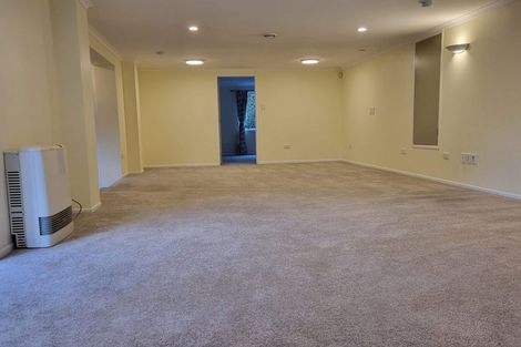 Photo of property in 28 Judkins Crescent, Cockle Bay, Auckland, 2014