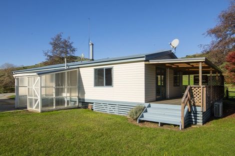 Photo of property in 911 Kanakanaia Road, Whatatutu, Te Karaka, 4091