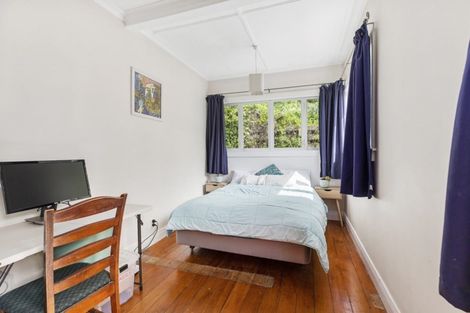 Photo of property in 27 Garden Road, Northland, Wellington, 6012