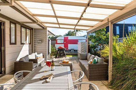 Photo of property in 408 Ocean Road, Whangamata, 3620