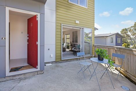 Photo of property in 61u8 Black Rock Road, Newlands, Wellington, 6037