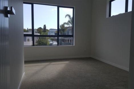 Photo of property in 3a Horizon Way, West Harbour, Auckland, 0618