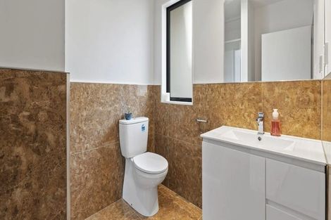 Photo of property in 5 Bloom Crescent, Sunnyvale, Auckland, 0612