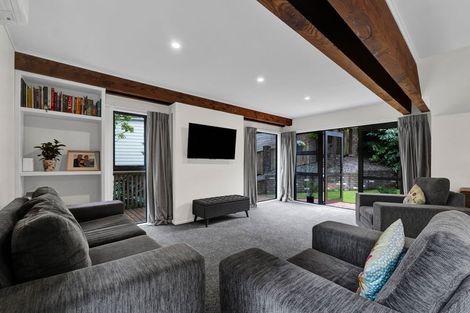Photo of property in 10 Hood Place, Spotswood, New Plymouth, 4310