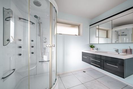 Photo of property in 112 Gayhurst Road, Dallington, Christchurch, 8061