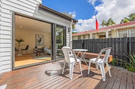 Photo of property in 37a Allington Road, Massey, Auckland, 0614