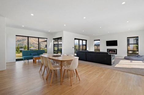 Photo of property in 15 Matipo Street, Wanaka, 9305