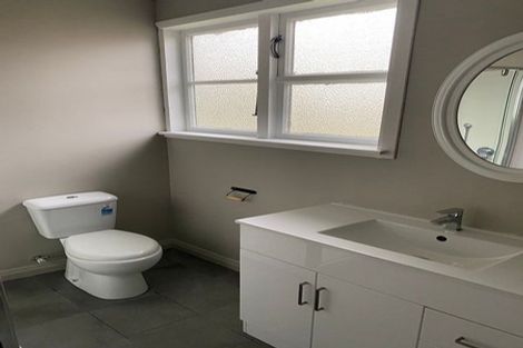Photo of property in 10 Derby Street, Green Island, Dunedin, 9018