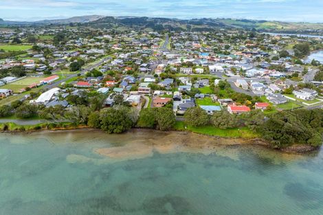 Photo of property in 23 Cliff Street, Raglan, 3225