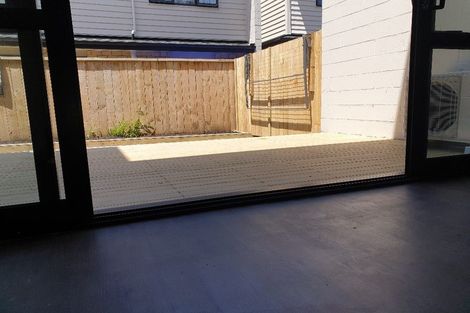 Photo of property in 16 Millcroft Lane, Ranui, Auckland, 0612