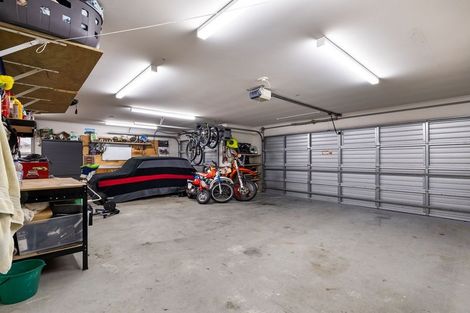Photo of property in 20 Rosalie Terrace, Kelvin Grove, Palmerston North, 4414