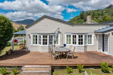 Photo of property in 13 Main Rd Havelock, Havelock, 7100