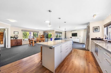 Photo of property in 52 School Road, Riverhead, 0820