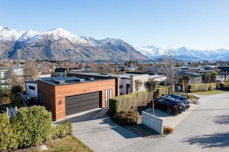 Photo of property in 9 Matipo Street, Wanaka, 9305