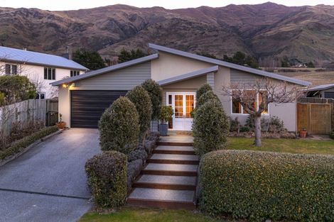 Photo of property in 50 Kelliher Drive, Wanaka, 9305