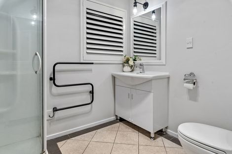 Photo of property in 12 Veronica Close, Red Beach, 0932