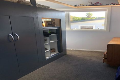 Photo of property in 40 Tamahere Drive, Glenfield, Auckland, 0629