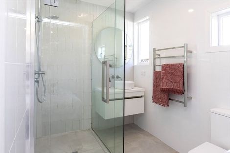Photo of property in 155 Weston Road, St Albans, Christchurch, 8052